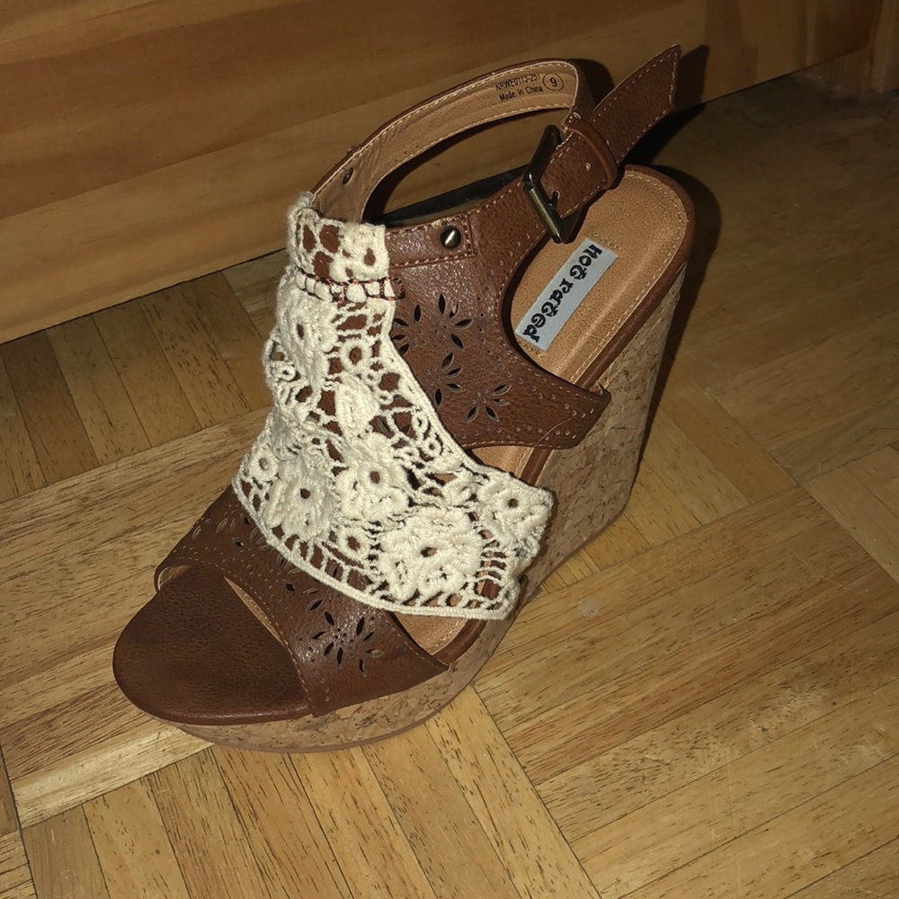 Gorgeous wedges with lace accent
